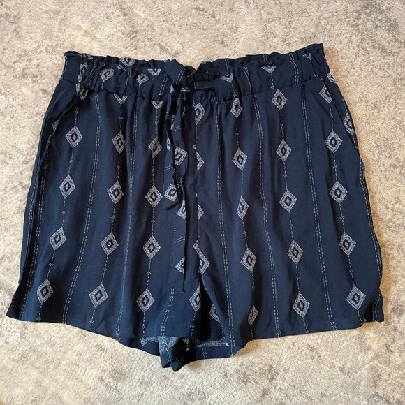 Good Luck Gem High Waisted Shorts w/pocket - Picture 1 of 12